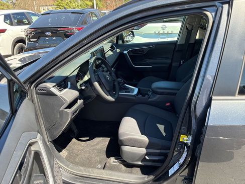 Used 2019 Toyota RAV4 LE w/ All Weather Liner Package AWD/4WD image 15