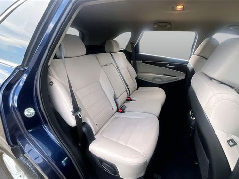 Used 2017 Kia Sorento FWD w/ LX Convenience Package image 20