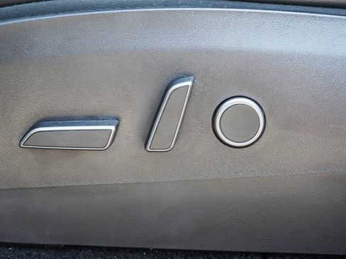 Used 2021 Tesla Model Y Long Range AWD/4WD image 23
