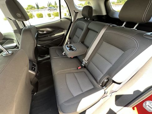 Used 2024 GMC Terrain SLE image 26