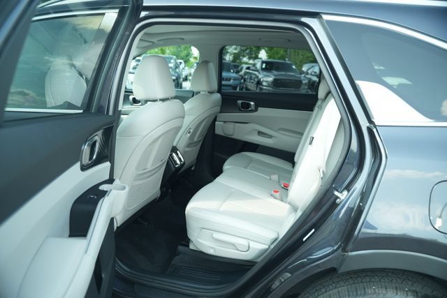 Used 2025 Kia Sorento S w/ Panoramic Sunroof Package FWD image 16