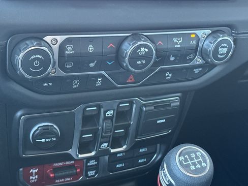 New 2026 Jeep Wrangler Unlimited Rubicon AWD/4WD image 19
