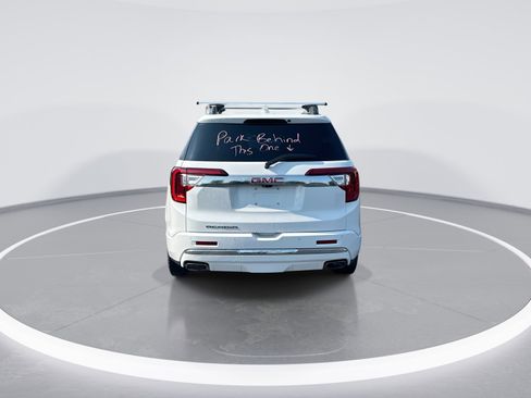 Used 2020 GMC Acadia Denali w/ Technology Package FWD image 8