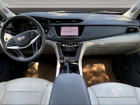 Certified 2024 Cadillac XT5 Premium Luxury w/ Technology Package AWD/4WD image 7