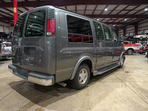 Used 1999 GMC Savana 1500 w/ Convenience Pkg image 8