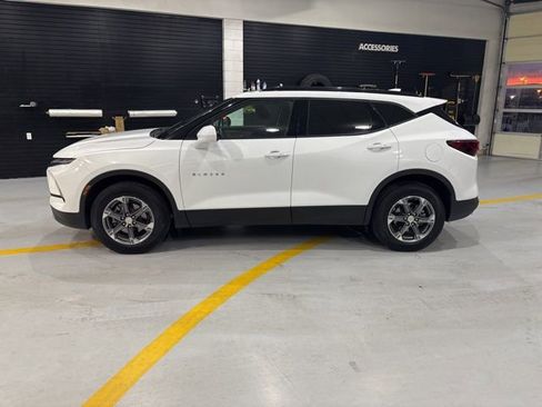 Used 2025 Chevrolet Blazer LT w/ Convenience Package image 5