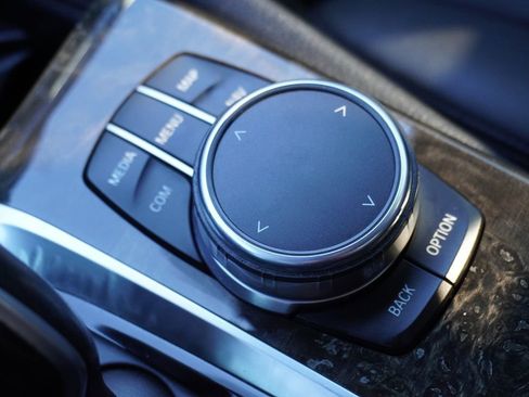 Used 2018 BMW 530i image 31