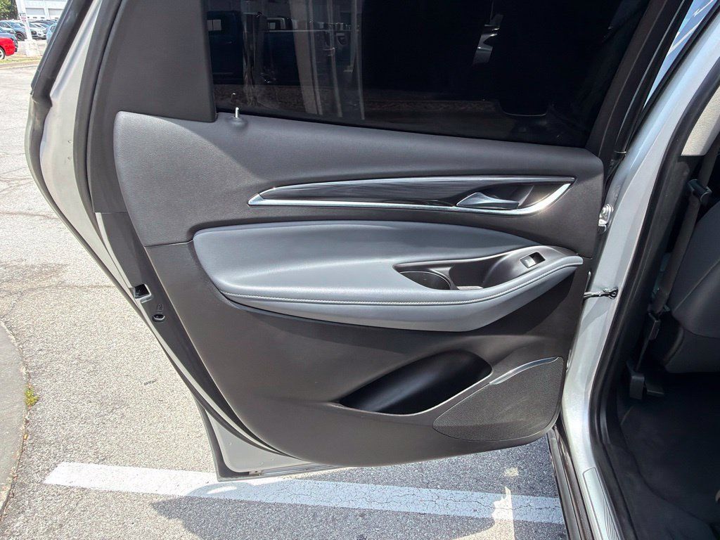 Used 2019 Buick Enclave Essence FWD image 31