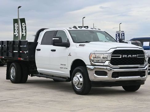 Used 2024 RAM 3500 SLT w/ Quick Order Package 2YG SLT AWD/4WD image 2