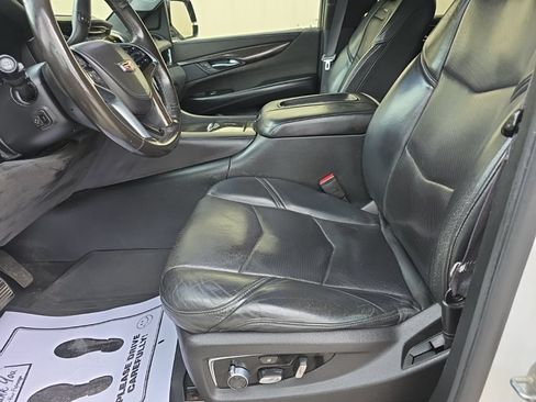 Used 2016 Cadillac Escalade ESV Platinum AWD/4WD image 2