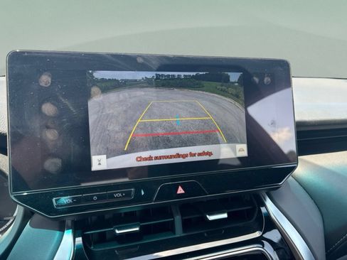 Used 2024 Toyota Venza Nightshade AWD/4WD image 12