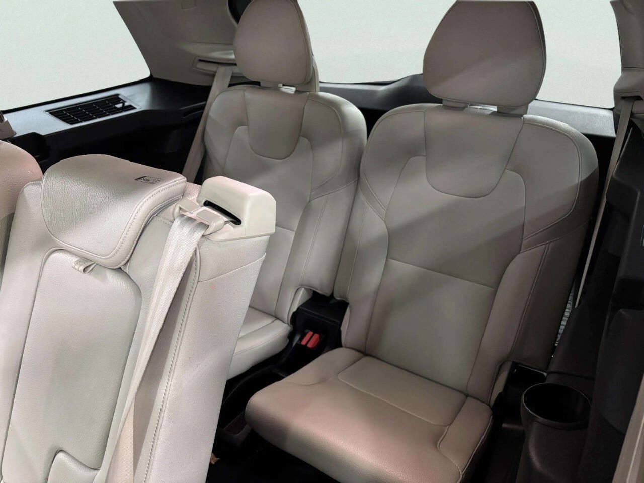 Used 2018 Volvo XC90 T5 Momentum w/ Convenience Package FWD image 21