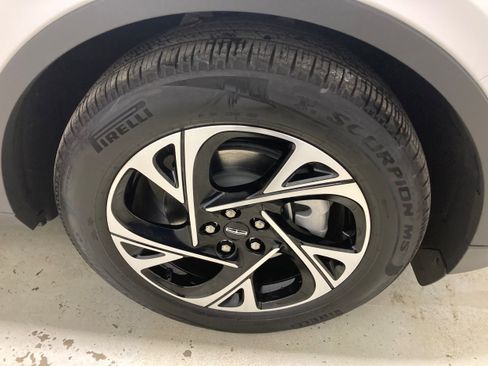 Used 2026 Lincoln Nautilus Premier w/ Equipment Group 102A image 11