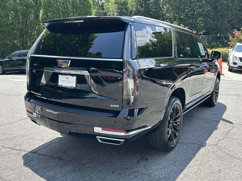 New 2026 Cadillac Escalade ESV Luxury AWD/4WD image 10
