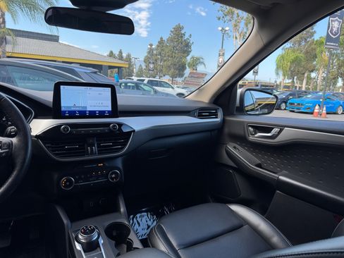 Used 2020 Ford Escape SEL FWD image 17