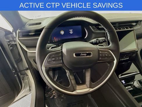 New 2025 Jeep Grand Cherokee Limited w/ Black Appearance Package image 11