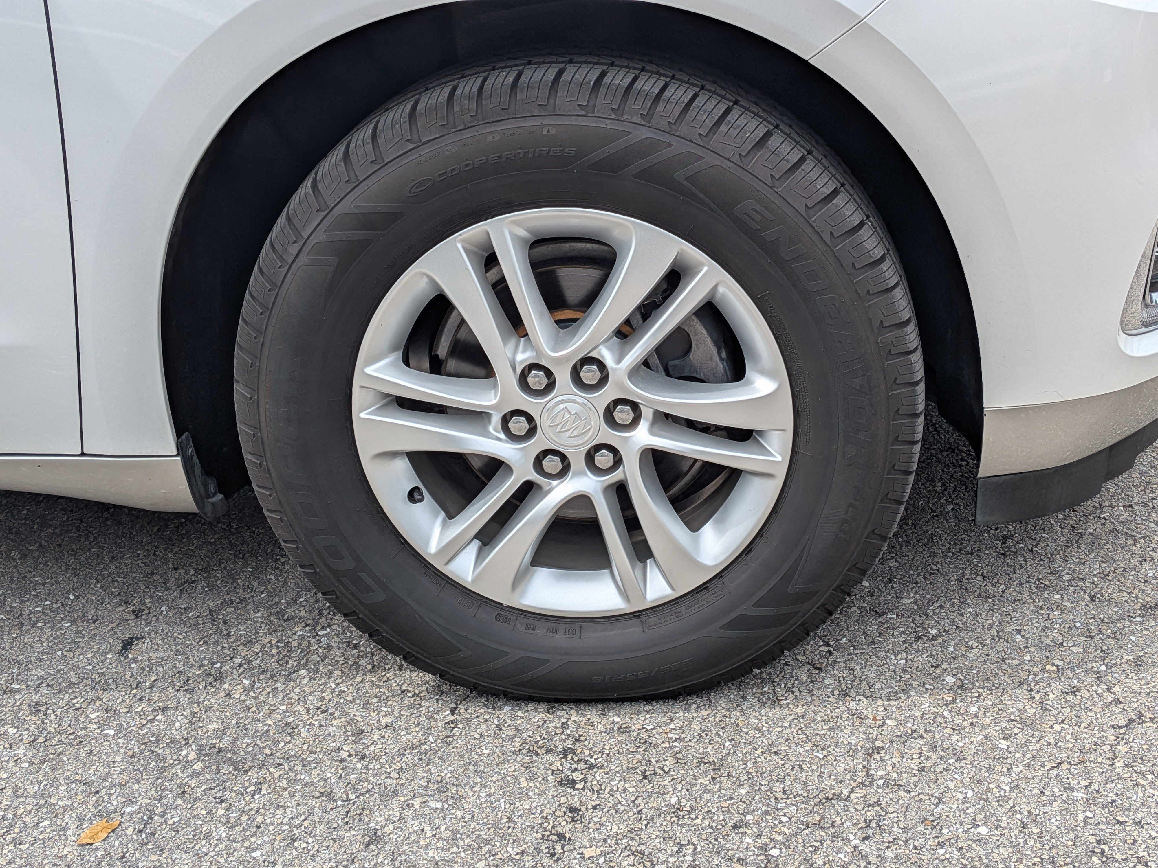 Used 2019 Buick Enclave Essence FWD image 11