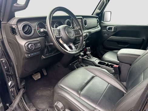 Used 2023 Jeep Wrangler Unlimited Sahara w/ Cold Weather Group AWD/4WD image 10