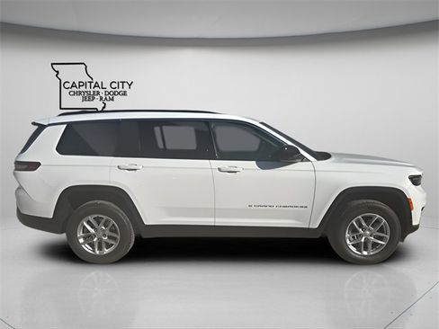 New 2025 Jeep Grand Cherokee L Laredo image 10