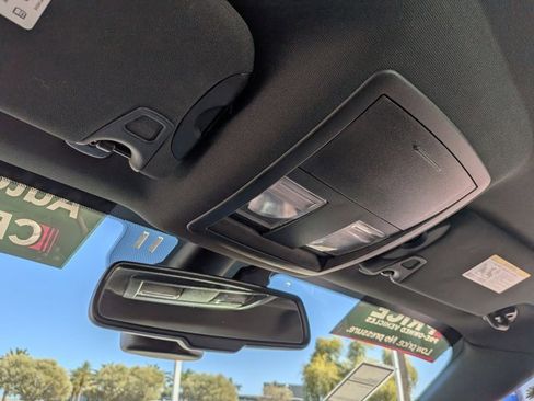 Used 2021 Dodge Challenger SXT image 17