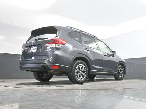 Used 2023 Subaru Forester Premium AWD/4WD image 45
