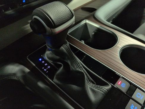 Used 2024 Toyota Sienna XLE image 24