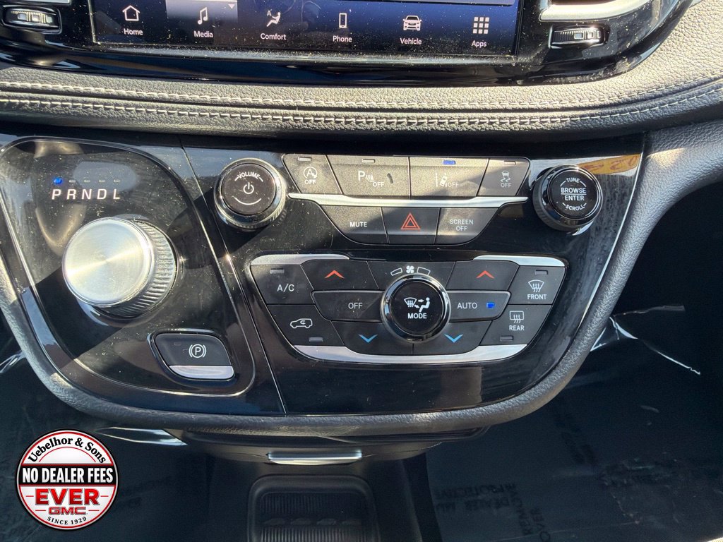 Used 2024 Chrysler Pacifica Touring FWD image 24