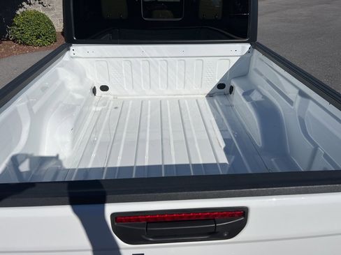 Used 2022 Jeep Gladiator Sport image 13