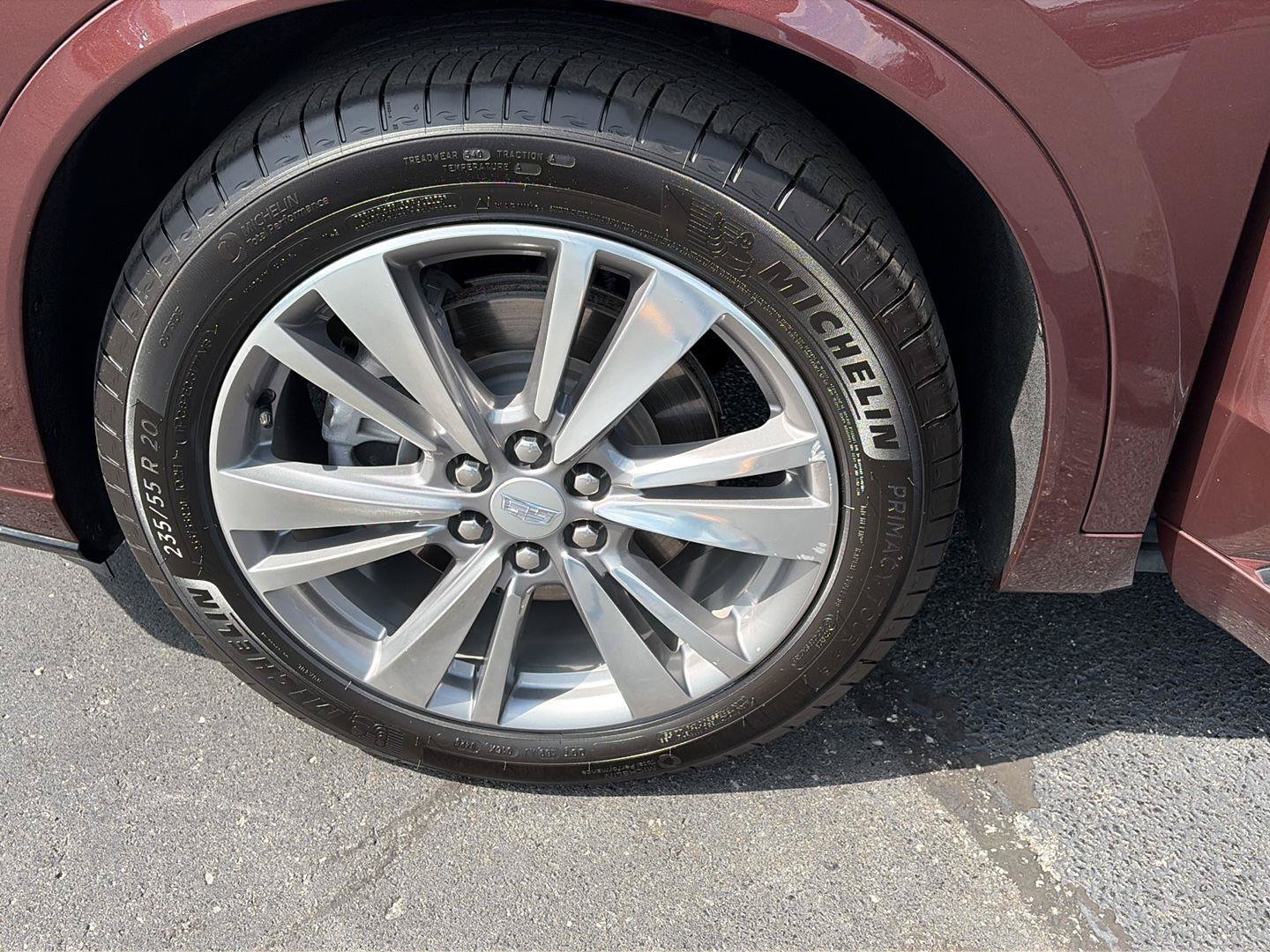 Used 2022 Cadillac XT6 Premium Luxury w/ LPO, Floor Liner Package AWD/4WD image 41