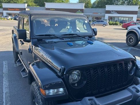 Used 2021 Jeep Gladiator Sport AWD/4WD image 15