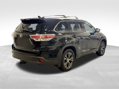 Used 2016 Toyota Highlander XLE image 5