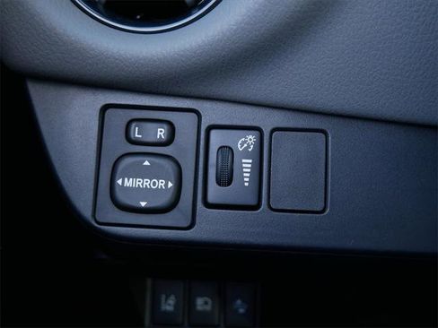 Certified 2018 Toyota Yaris LE image 28