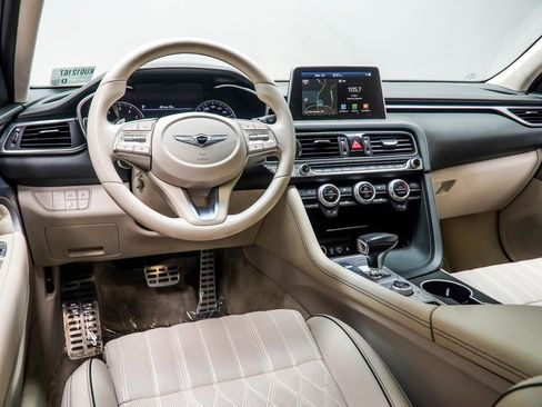 Used 2019 Genesis G70 3.3T Design image 5