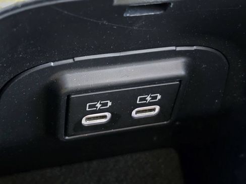 Used 2024 Toyota RAV4 XLE AWD/4WD image 9