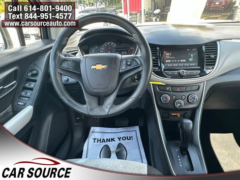 Used 2017 Chevrolet Trax LS AWD/4WD image 9