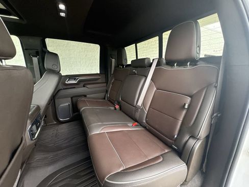 Used 2025 GMC Sierra 3500 Denali w/ Denali Reserve Package AWD/4WD image 26