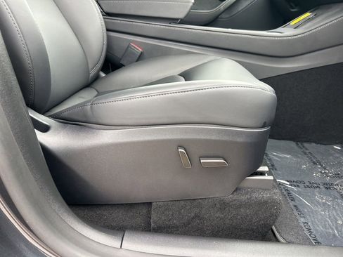 Used 2025 Tesla Model Y Long Range RWD image 34