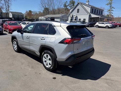 Used 2019 Toyota RAV4 LE AWD/4WD image 5