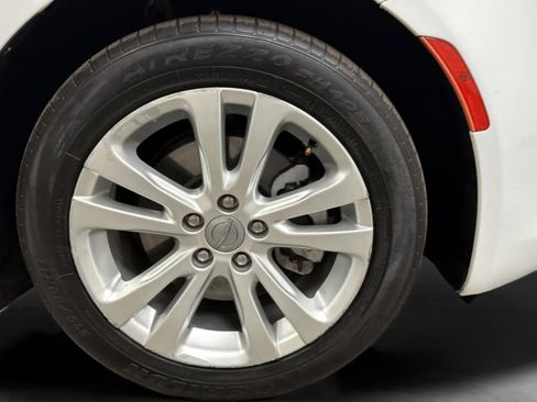 Used 2016 Chrysler 200 Limited FWD image 23