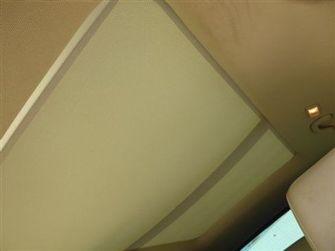 Used 2016 Volkswagen Tiguan SE image 16