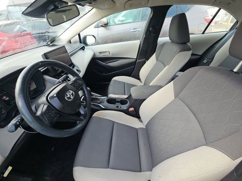 Used 2025 Toyota Corolla LE image 13