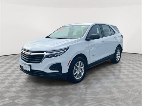 Used 2024 Chevrolet Equinox LS image 3