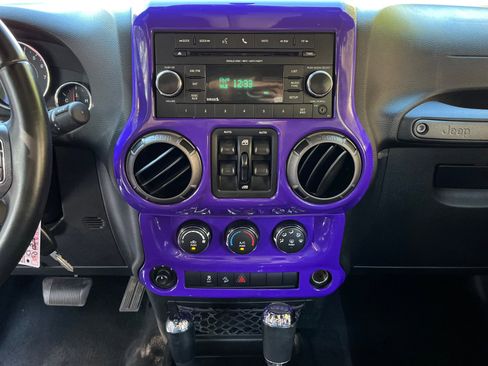 Used 2018 Jeep Wrangler Unlimited Sport S image 20