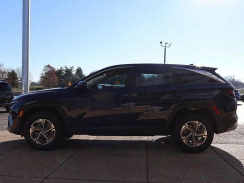 New 2026 Hyundai Tucson Blue SE image 3