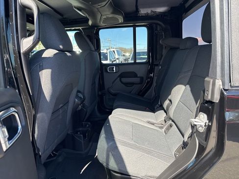 New 2026 Jeep Gladiator Sport image 21