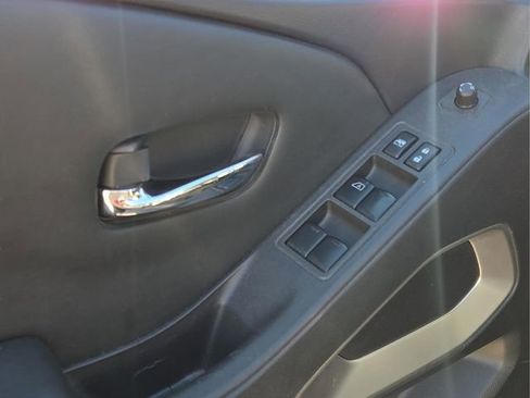 Used 2023 Nissan Frontier SV image 22