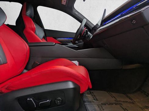 Used 2025 BMW M5 w/ Carbon Package image 18