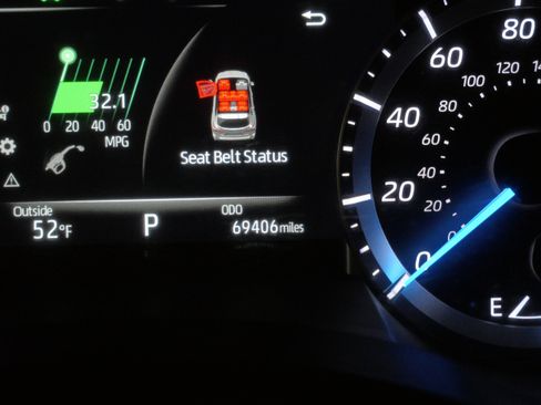 Used 2023 Toyota Highlander LE image 22