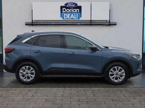 Used 2023 Ford Escape Active AWD/4WD image 2