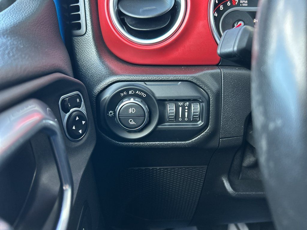 Used 2021 Jeep Gladiator Rubicon w/ Uconnect 4C Nav & Sound Group AWD/4WD image 23